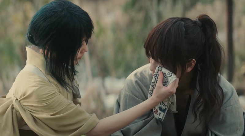 Takeru Satoh and Kasumi Arimura in "Rurouni Kenshin: The Beginning" (2021)