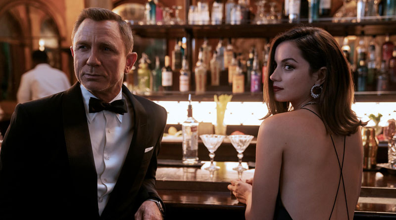 Daniel Craig and Ana de Armas in "No Time to Die" (2021)