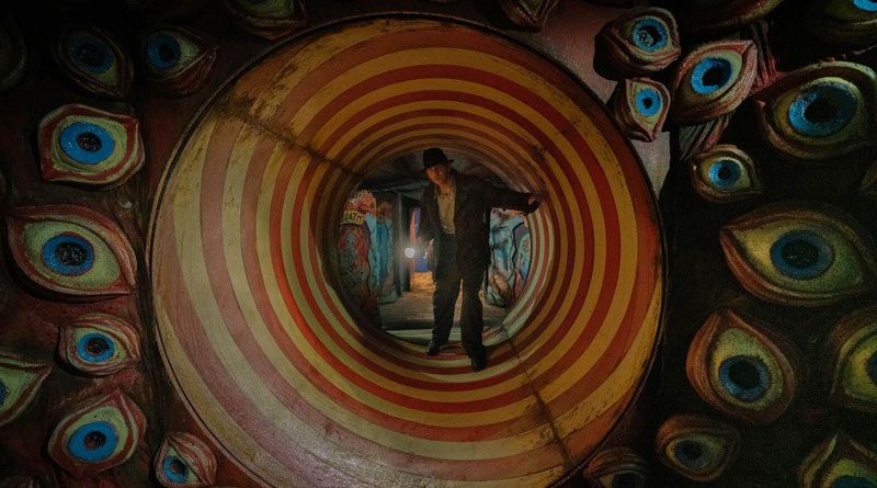 A scene from "Nightmare Alley" (2021)