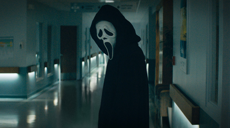 Ghostface is back in "Scream" (2022)