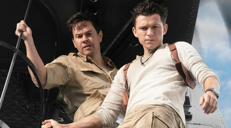 Tom Holland and Mark Wahlberg in "Uncharted" (2022)