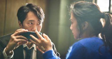 Park Hae-il and Tang Wei in "Decision to Leave" (2022)