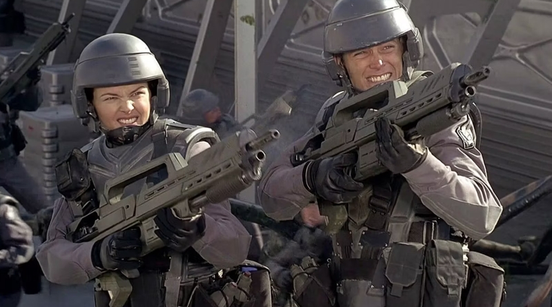 Dina Meyer and Casper Van Dien in "Starship Troopers" (1997)
