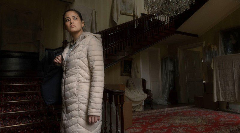 Joy (Max Eigenmann) in "Raging Grace" (2023)