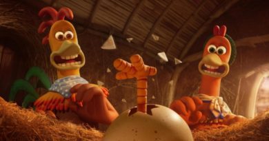 (L-R) Rocky (voiced by Zachary Levi) and Ginger (Thandiwe Newton) in Netflix's "Chicken Run: Dawn of the Nugget" (2023)