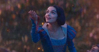 Rachel Zegler in "Snow White" (2025)