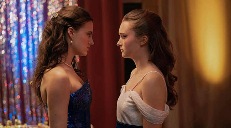 Fina Strazza and India Fowler in Netflix's "Fear Street: Prom Queen" (2025)