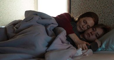 Julianne Moore and Sydney Sweeney in Apple TV+'s "Echo Valley" (2025)