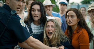 (L-R) Sarah Pidgeon, Madelyn Cline and Chase Sui Wonders in "I Know What You Did Last Summer" (2025)